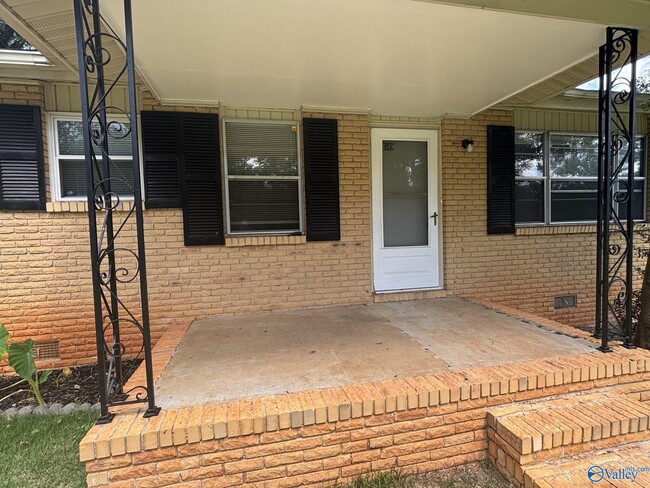 Photo - 3018 Holiday Dr SW
