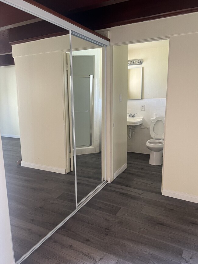 Photo - Algiers Apartments