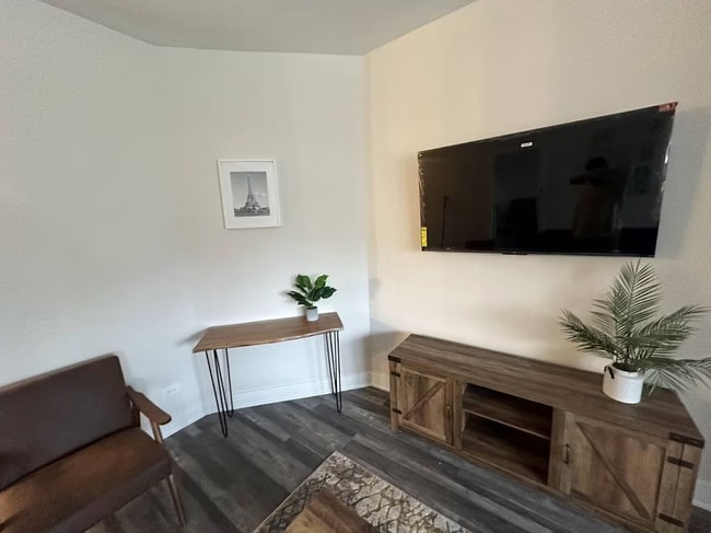 Photo - 2344 S Ridgeway Ave Unit 2nd Floor