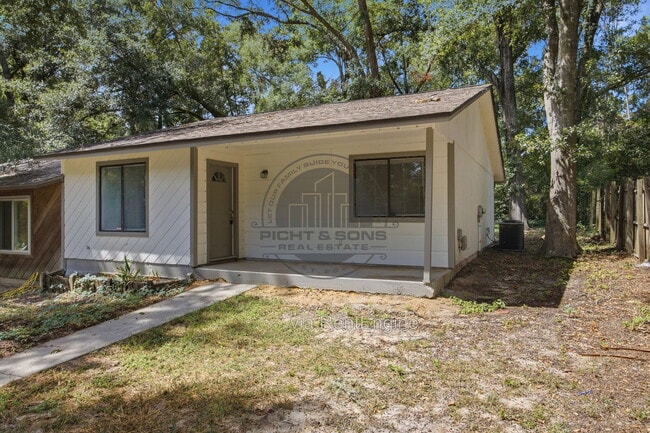 Photo - 1824 Seay Ct