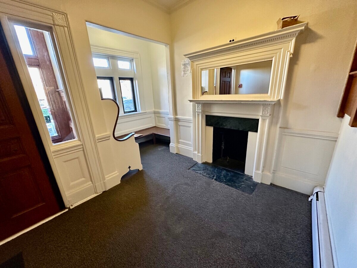 Photo - 901 Beacon St Unit 6