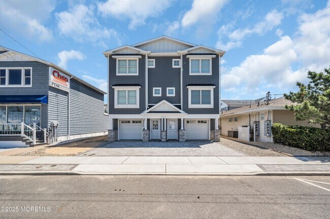 1503 Grand Central Ave