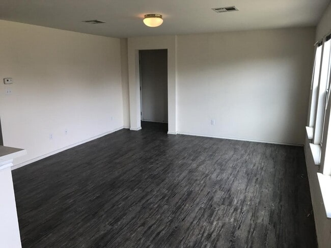 Photo - 112 Rinehardt st
