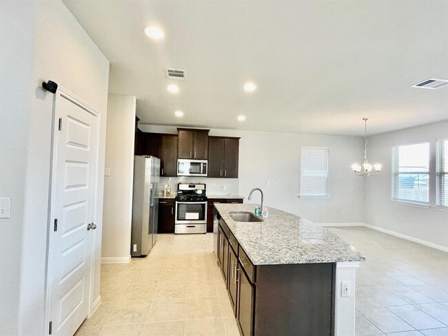 Photo - 516 Betty Ann Wy