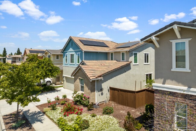 Photo - 4560 White Sage St