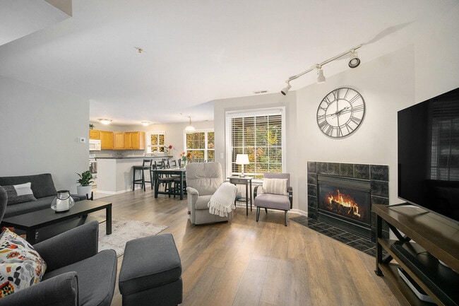 Photo - 2765 Barclay Way