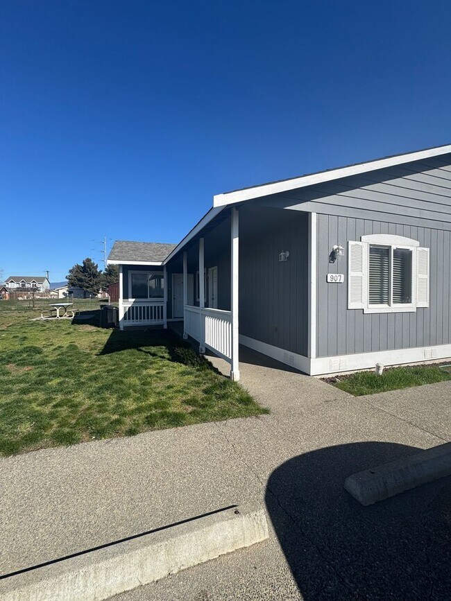 Photo - 907 E White Birch Ave Unidad B