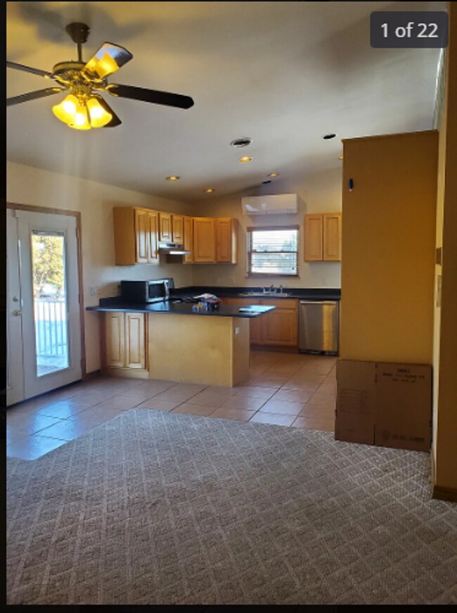 Building Photo - Cozy Pajarito Acres Home, Available in Nov...