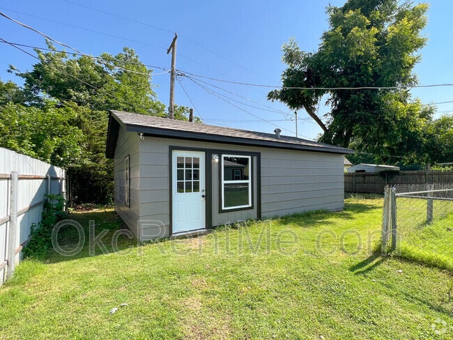Building Photo - 6703 NW 25th St Rental
