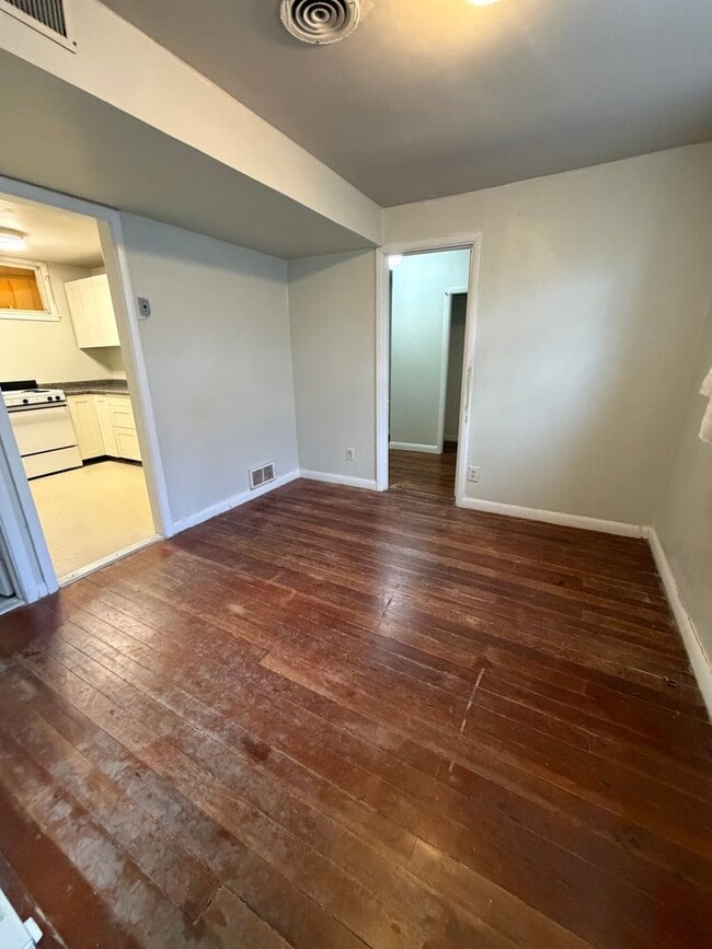 Building Photo - 1121 N 12th St Unit B