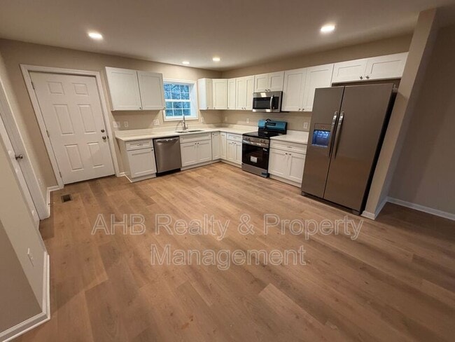 Building Photo - 515 Maryland Ave