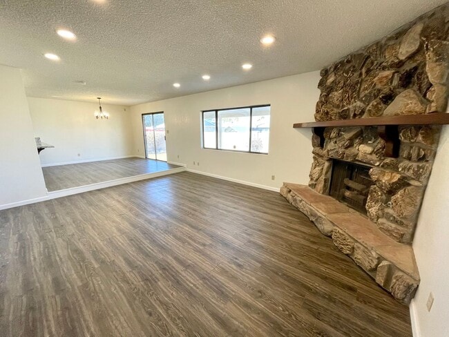 Photo - Newly Remodeled 3 Bedroom Home off of Hancock Rd!