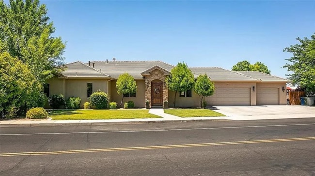 Photo - 897 Country Ln