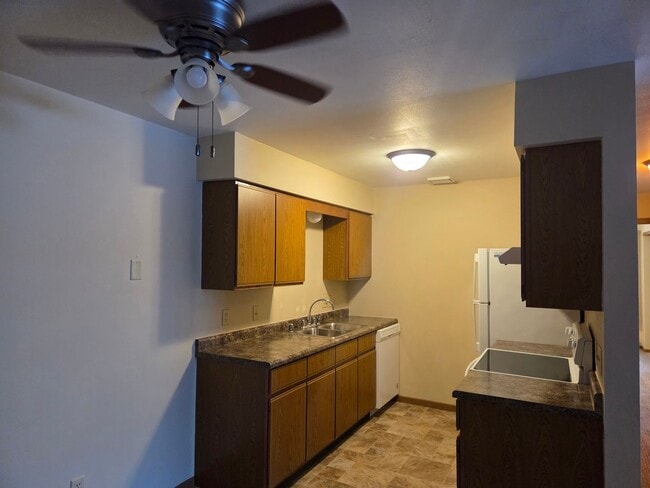 Photo - 1925 Sylvan Way Unit 7