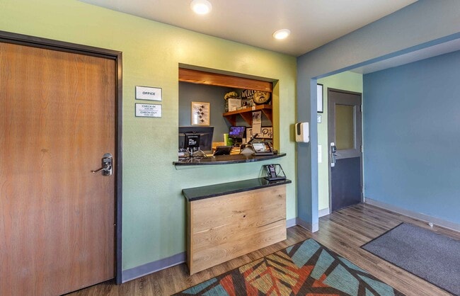 Furnished Studio-Oklahoma City - Bethany