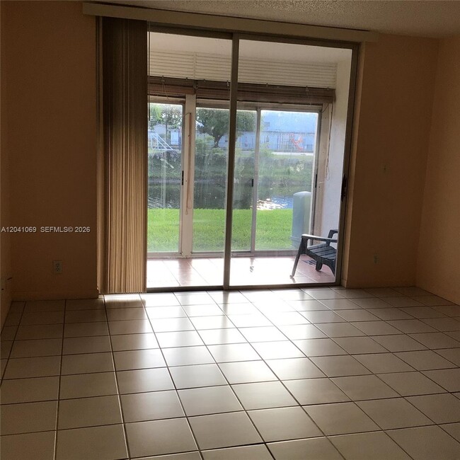 Photo - 6870 Royal Palm Blvd Unidad 111M