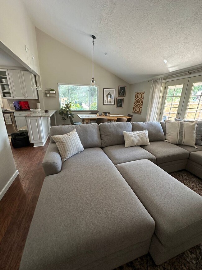 Photo - 2807 Benton St. Unidad 2807