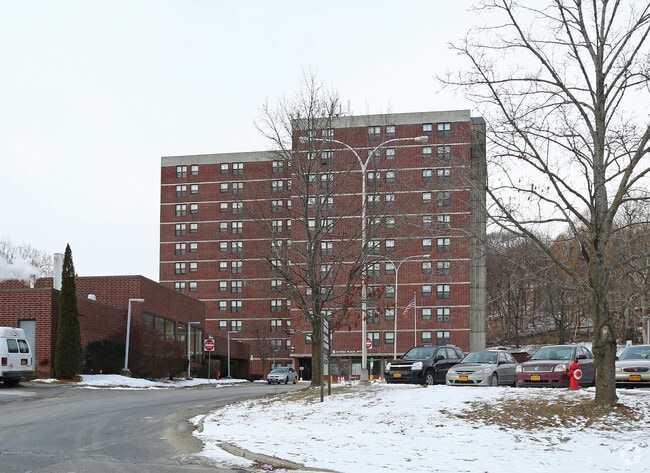 Photo - Cayuga Plaza Apartments