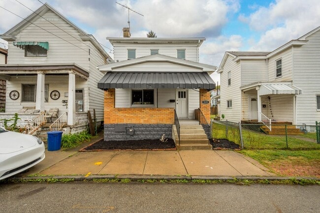 Photo - MOVE IN SPECIAL! $700 OFF 1ST MONTH'S RENT...