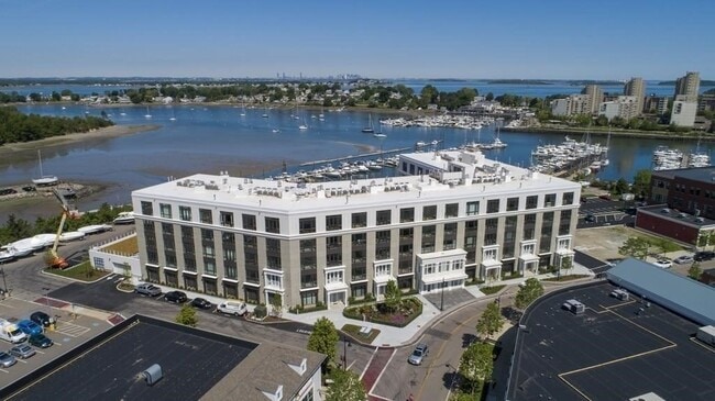 Building Photo - 10 Shipyard Dr Unit 216
