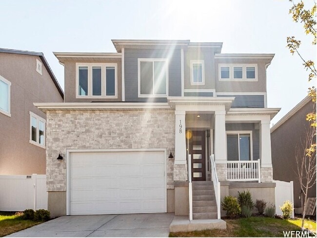 Building Photo - Spacious Open Floor Plan Available Soon! Rental