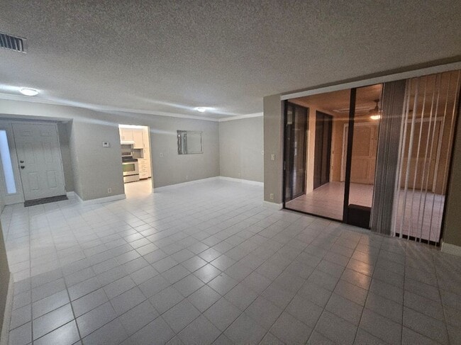 Photo - 1913 Carambola Cir S