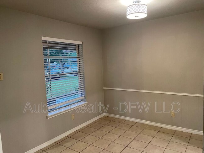 Photo - 930 Lindy Ct