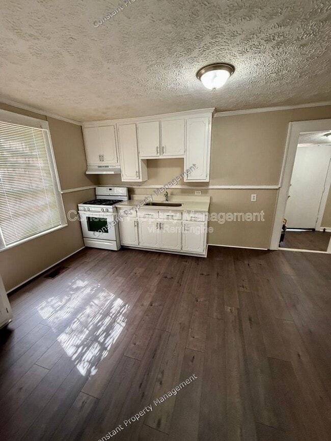 Photo - 504 Wheeler St