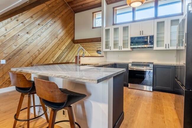 Photo - Spacious Snowcreek III Condo – Winter Rental