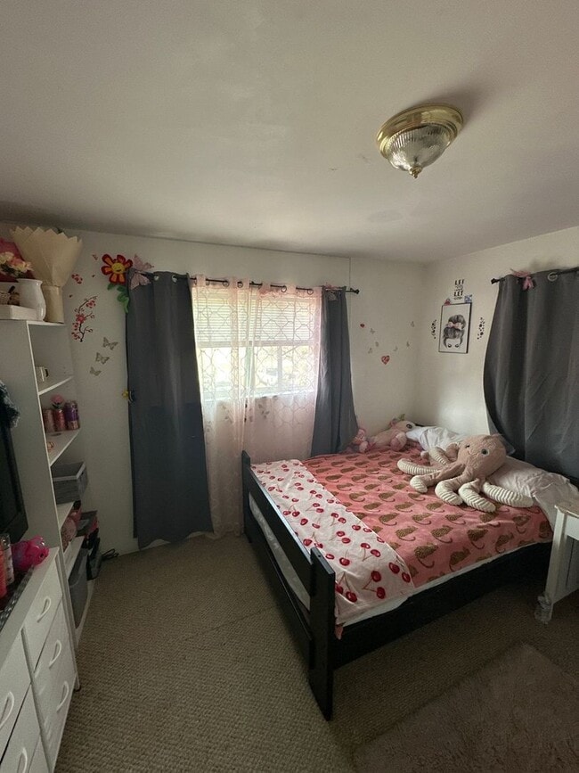 Building Photo - 409 22nd St Unit 2