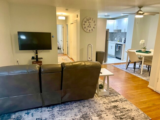 Photo - 35 S Oak Ave Unit 2