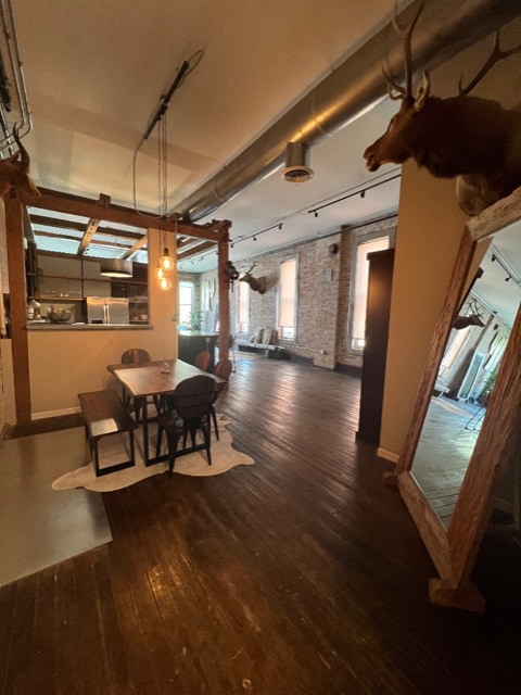 Photo - 214 E Commercial St Unidad 1