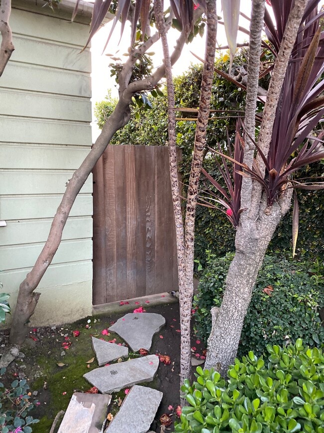 Photo - 2571 S Bundy Dr Unidad 2571