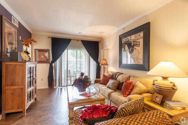 2 HAB, 2 BA - 1,040&nbsp;ft² - Mission Ranch Apartments