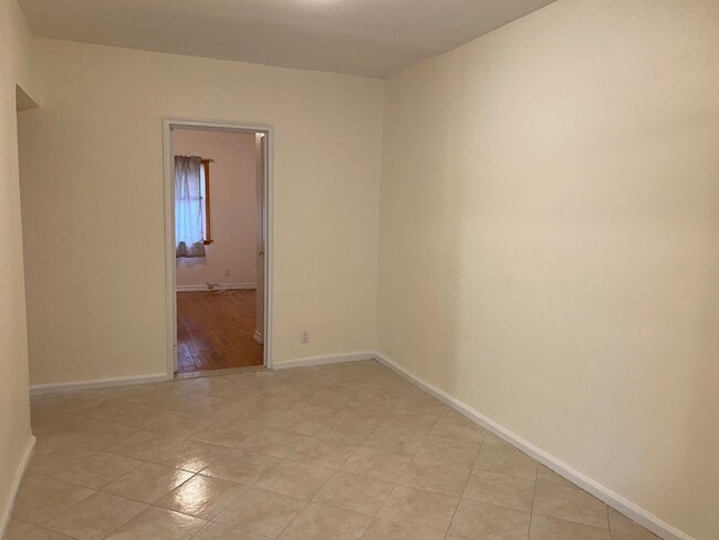 Photo - 75-03-7198 198th St Unit 1st FL and basement