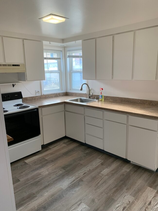 Photo - 2719 8th Ave N