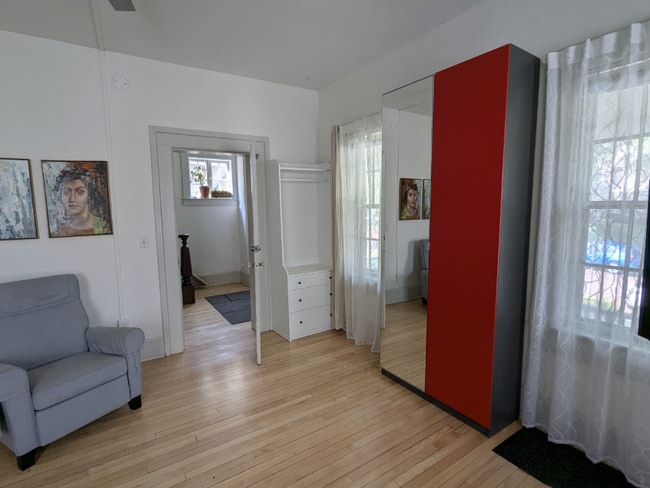 Photo - 506 N State St