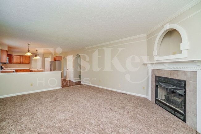 Photo - 81 Roxbury Dr