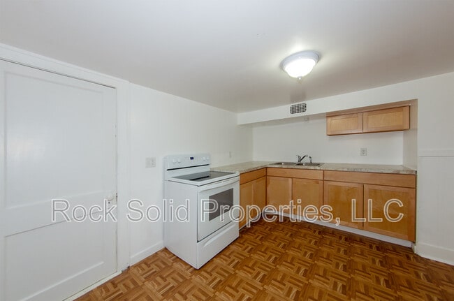 Photo - 506 E 7th St