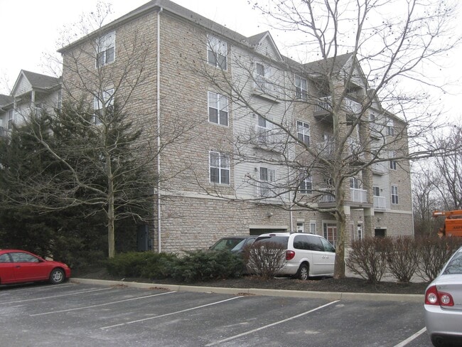 Building Photo - 2245 Riverside Dr Unit 301