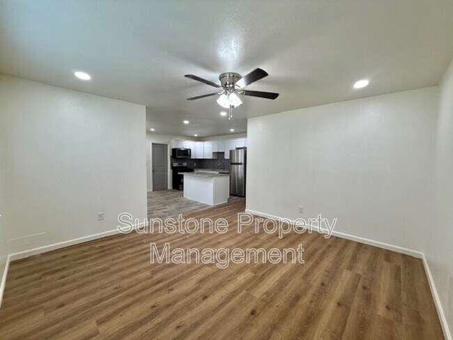 Photo - 305 N Dogwood St Casa