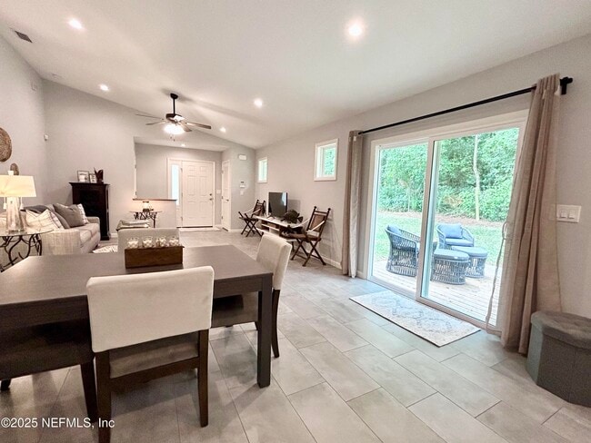 Photo - 208 Johnston Ave