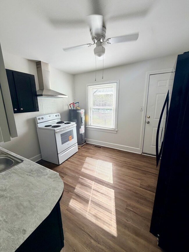 Photo - 704 Jackson St