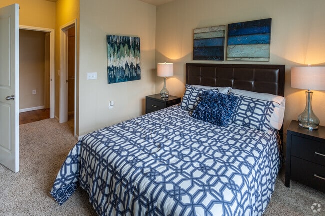 2 BR 2 BA 1062 SF