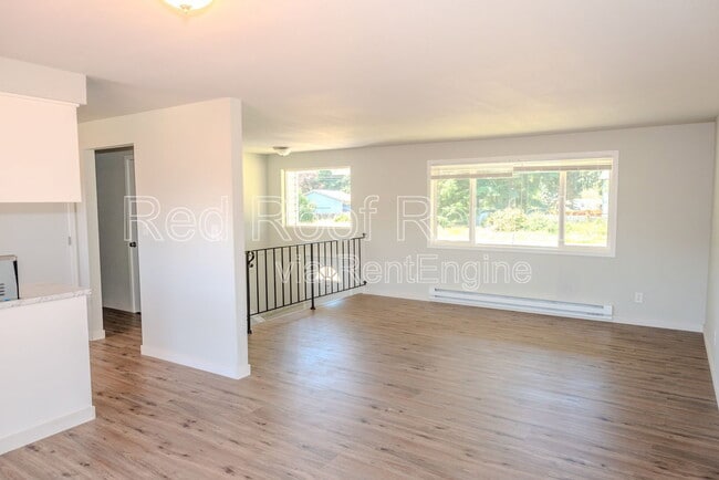 Photo - 20121 70th Ave E