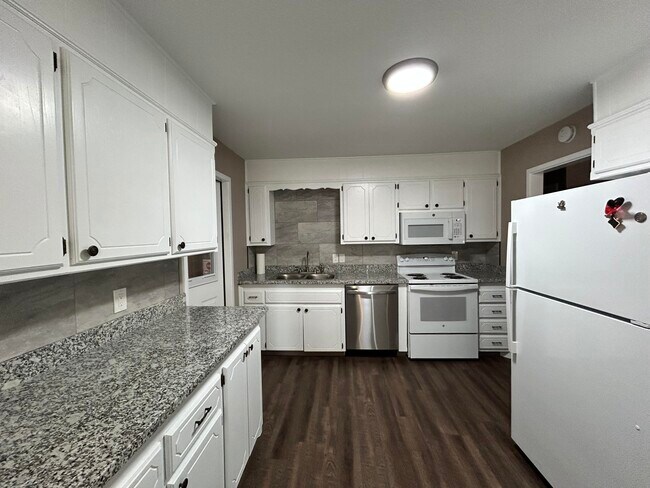 Photo - 2119 57th St