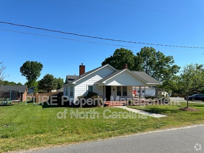 Building Photo - 1103 Jackson St Rental