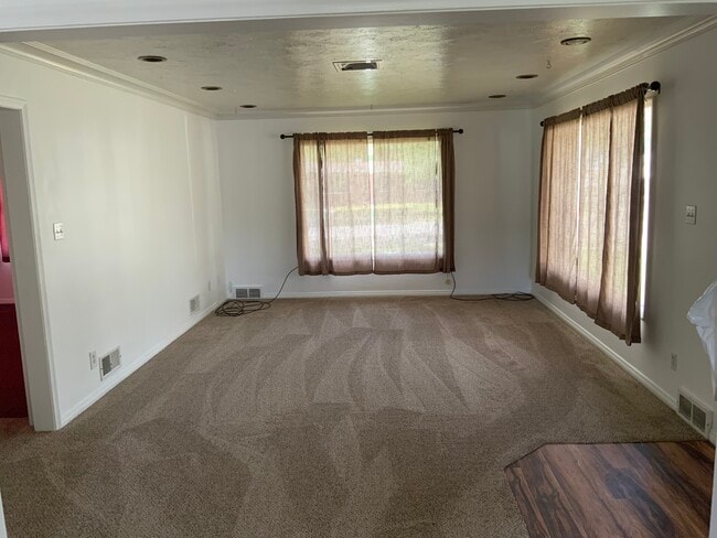 Photo - 2200 S Lee Ave