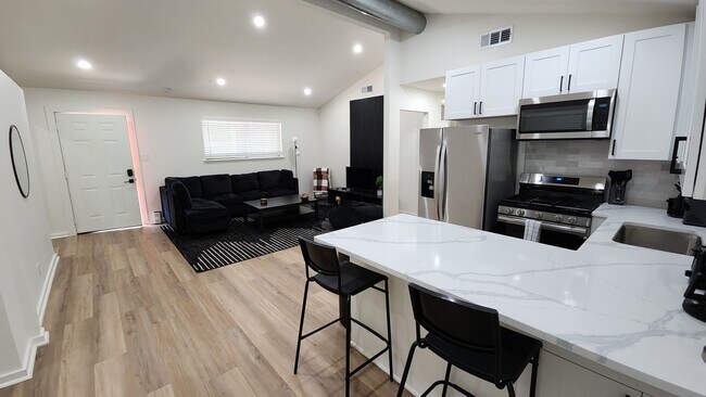 Photo - Fully updated 6 bed house!!! 1911 David!