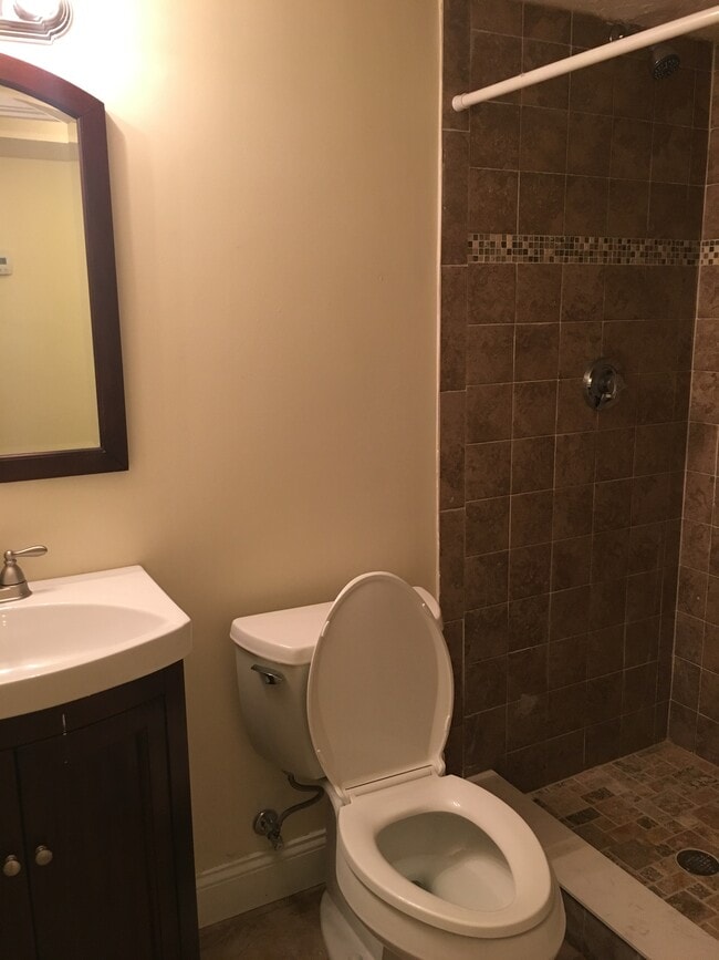 Photo - 423 Pawtucket St Unit 8